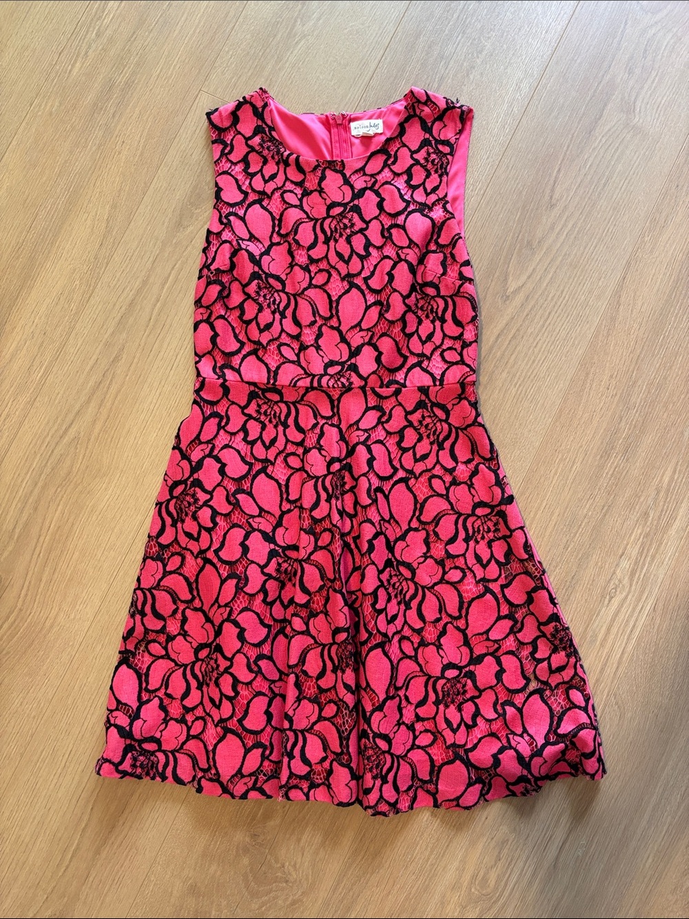 Sleeveless Pink / red Floral Lace Dress
